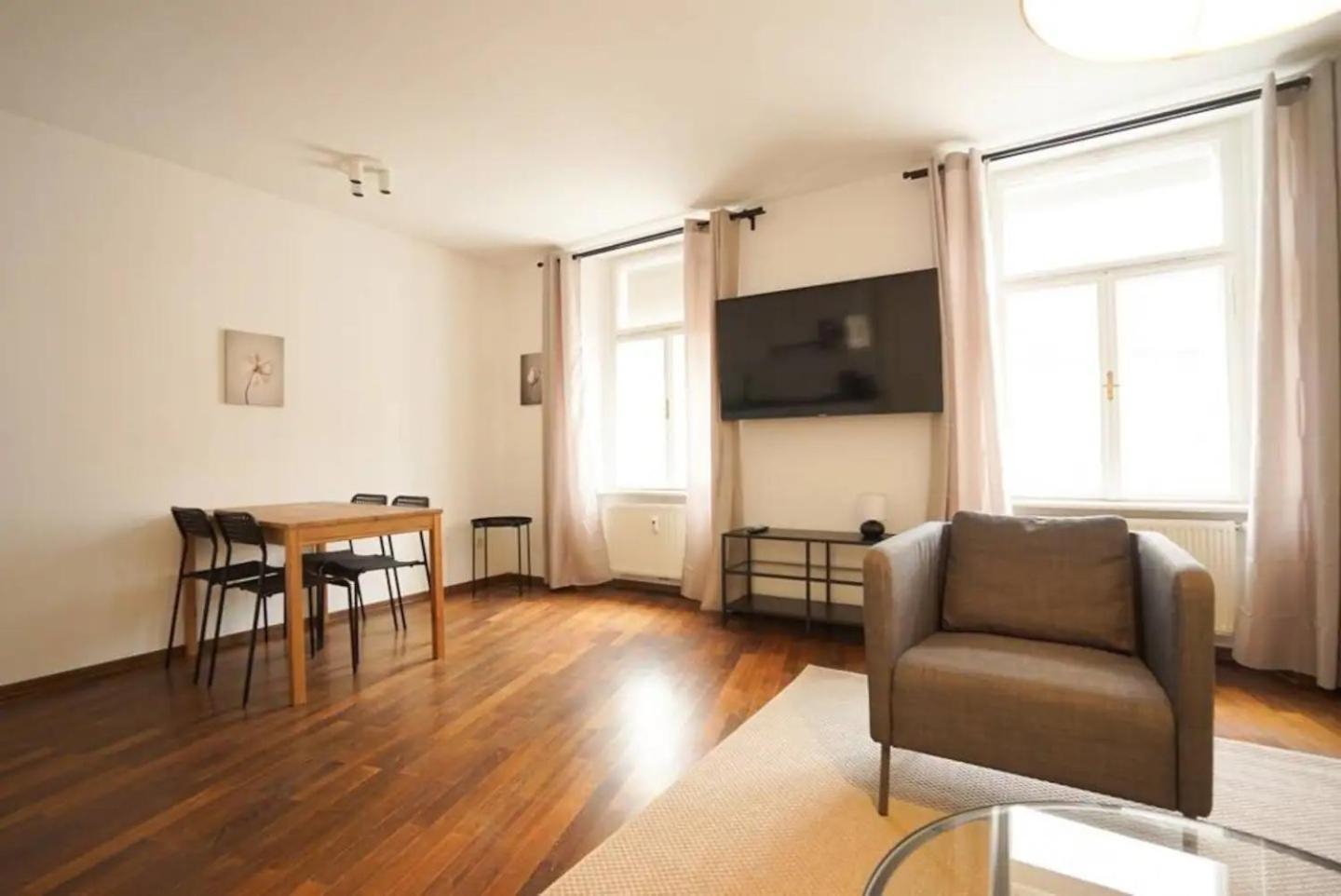 Authentic Austrian Flat In The South Of Vienna Διαμέρισμα Modling Εξωτερικό φωτογραφία