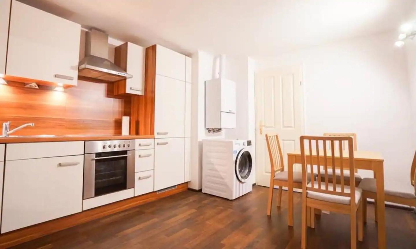 Authentic Austrian Flat In The South Of Vienna Διαμέρισμα Modling Εξωτερικό φωτογραφία