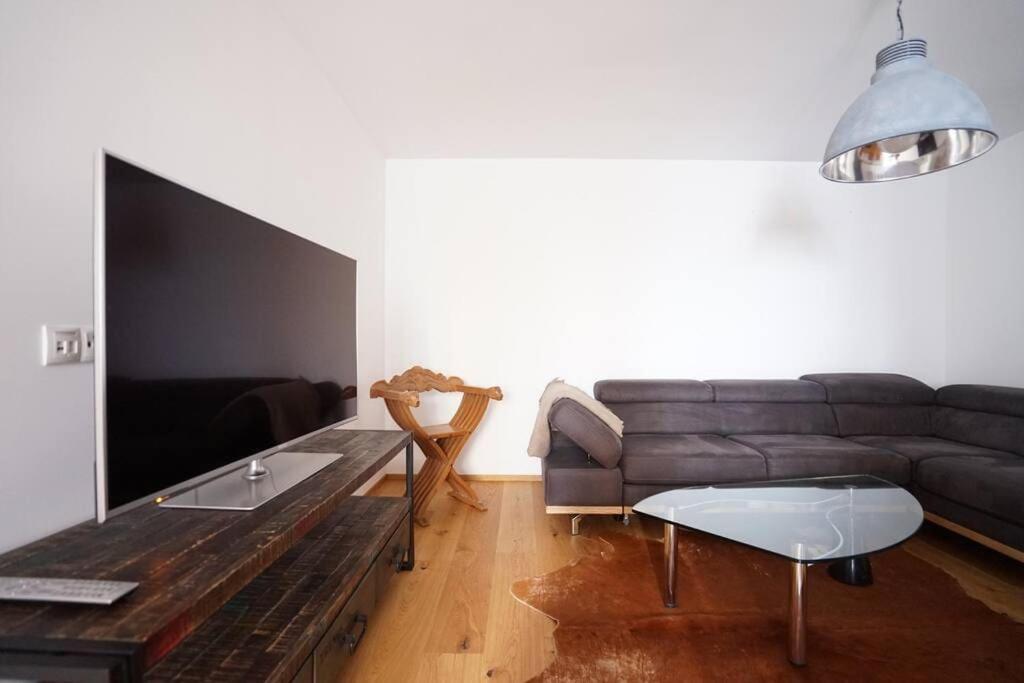 Authentic Austrian Flat In The South Of Vienna Διαμέρισμα Modling Εξωτερικό φωτογραφία