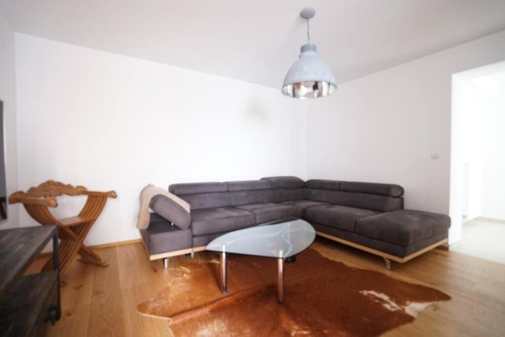 Authentic Austrian Flat In The South Of Vienna Διαμέρισμα Modling Εξωτερικό φωτογραφία