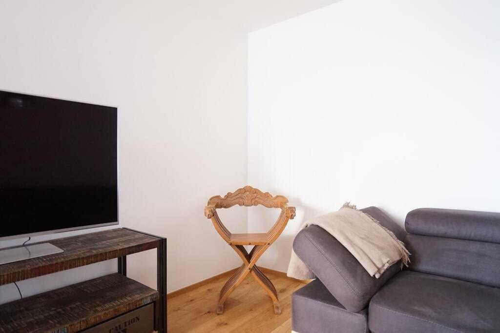 Authentic Austrian Flat In The South Of Vienna Διαμέρισμα Modling Εξωτερικό φωτογραφία